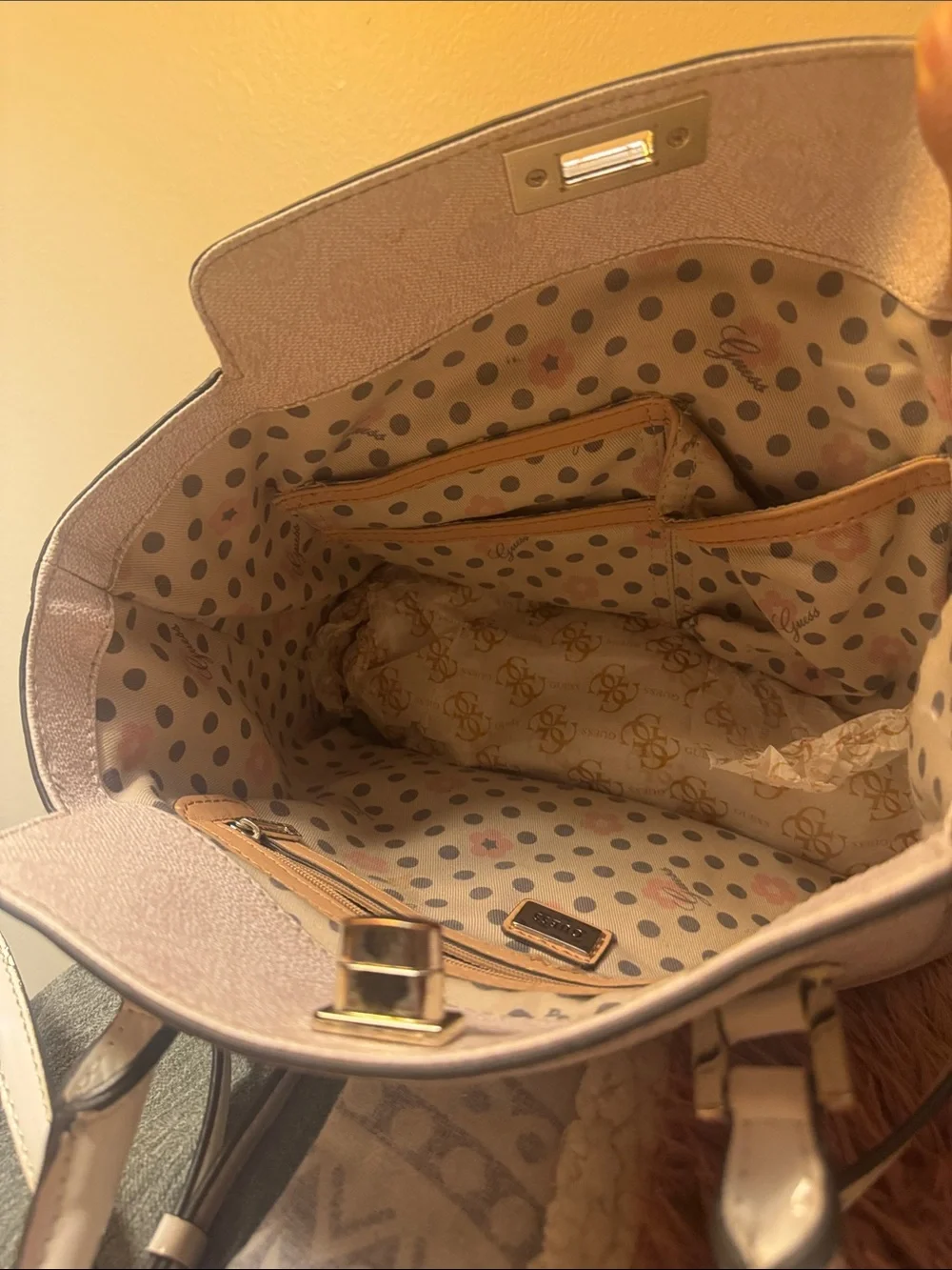 Guess cream perforated